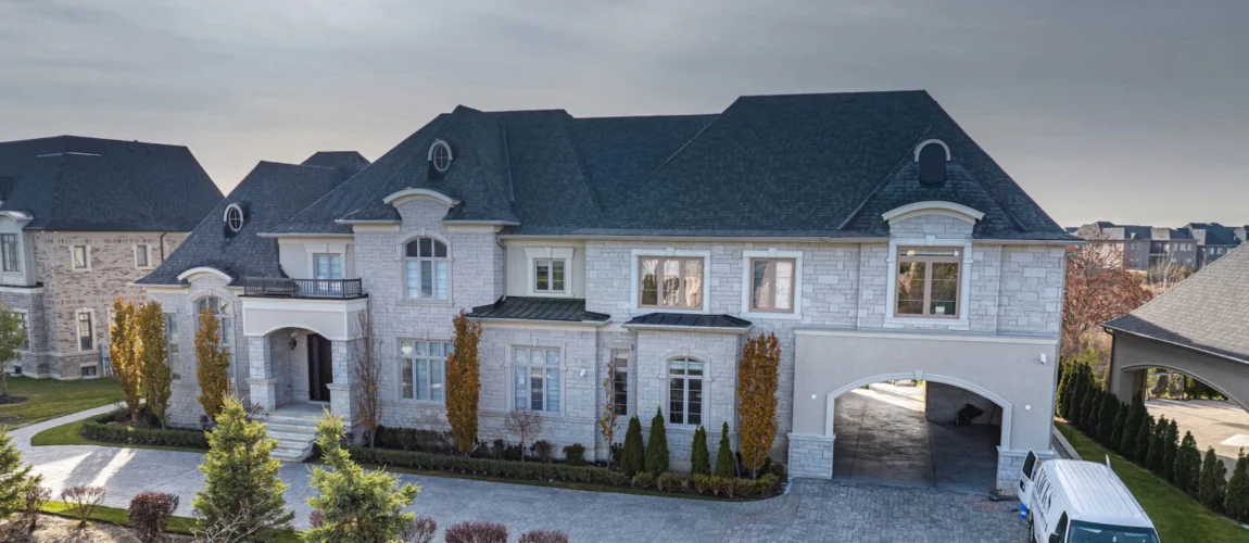 Northern Pines Residence exterior by NICK'S Developments