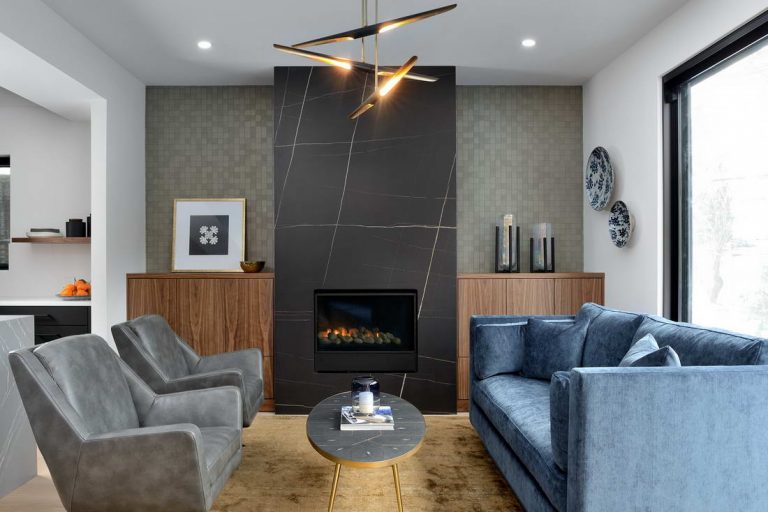 Amazing Family Room with Marble Wall Decor - Custom Built Homes Toronto