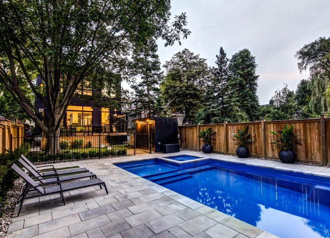 Modern Home with Custom Pool in The Backyard - Custom Homes Toronto